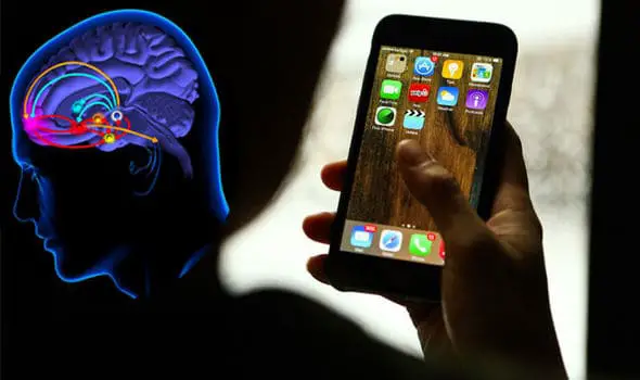 phone checking addiction dopamine loop 766137 Using Your Smartphones to Avoid Human Contact (the consequences)